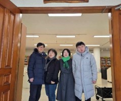 고 권도현 평론가 소장 도서 기증에 대하여